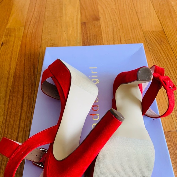 Red platform heels - Picture 7 of 7